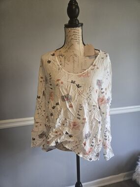 Light Cream Floral Scoop Neck Women's Top